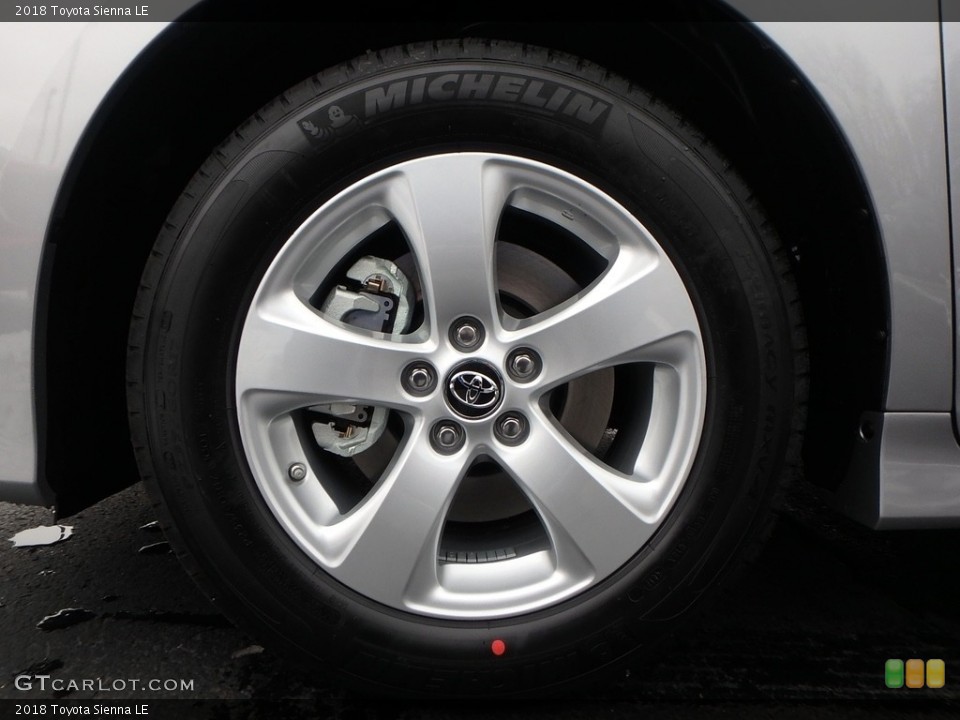 2018 Toyota Sienna LE Wheel and Tire Photo #125386281