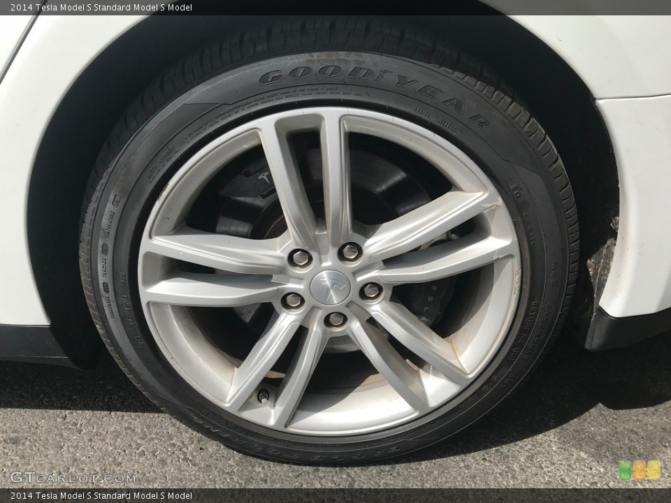 2014 Tesla Model S Wheels and Tires