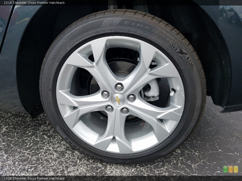 2018 Chevrolet Cruze Premier Hatchback Wheel and Tire Photo #127954883