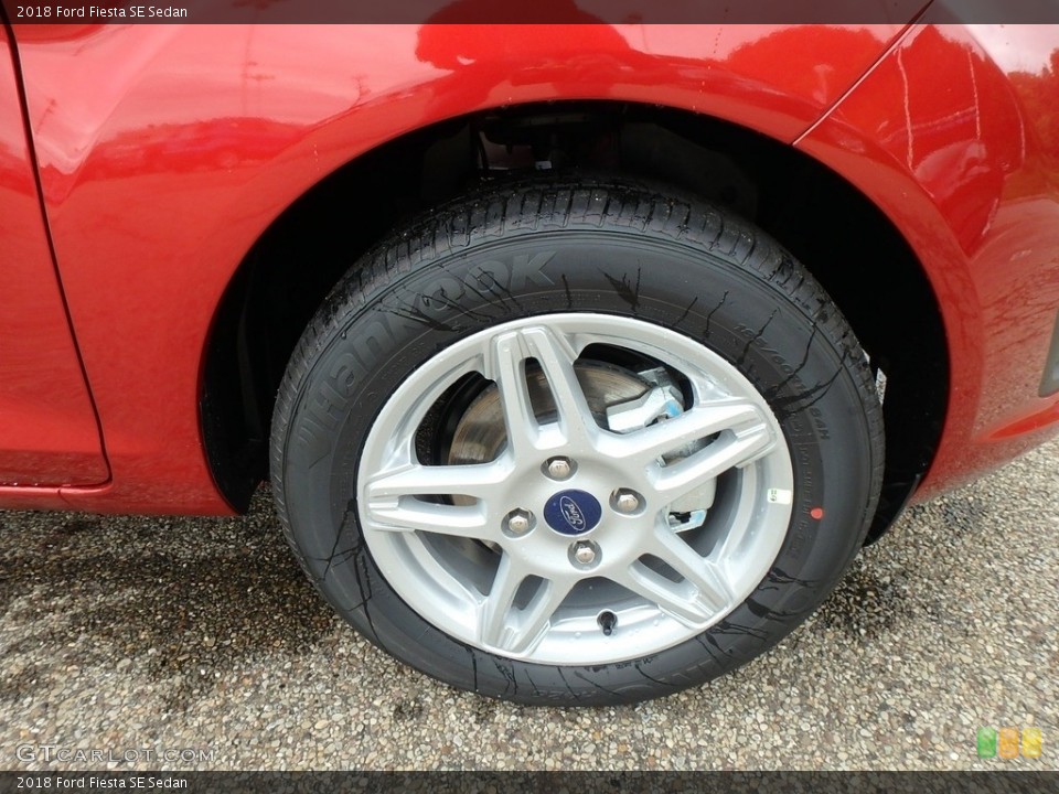 2018 Ford Fiesta SE Sedan Wheel and Tire Photo #128136154