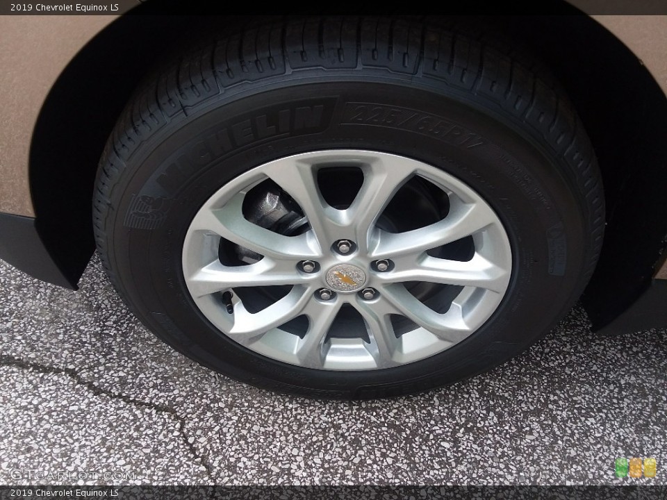 2019 Chevrolet Equinox LS Wheel and Tire Photo #128483151