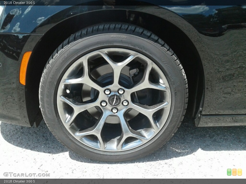 2018 Chrysler 300 S Wheel and Tire Photo #128864673