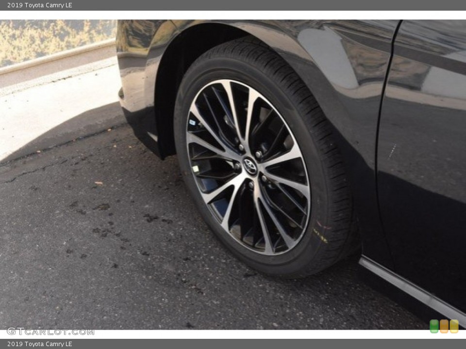 2019 Toyota Camry LE Wheel and Tire Photo #129653050