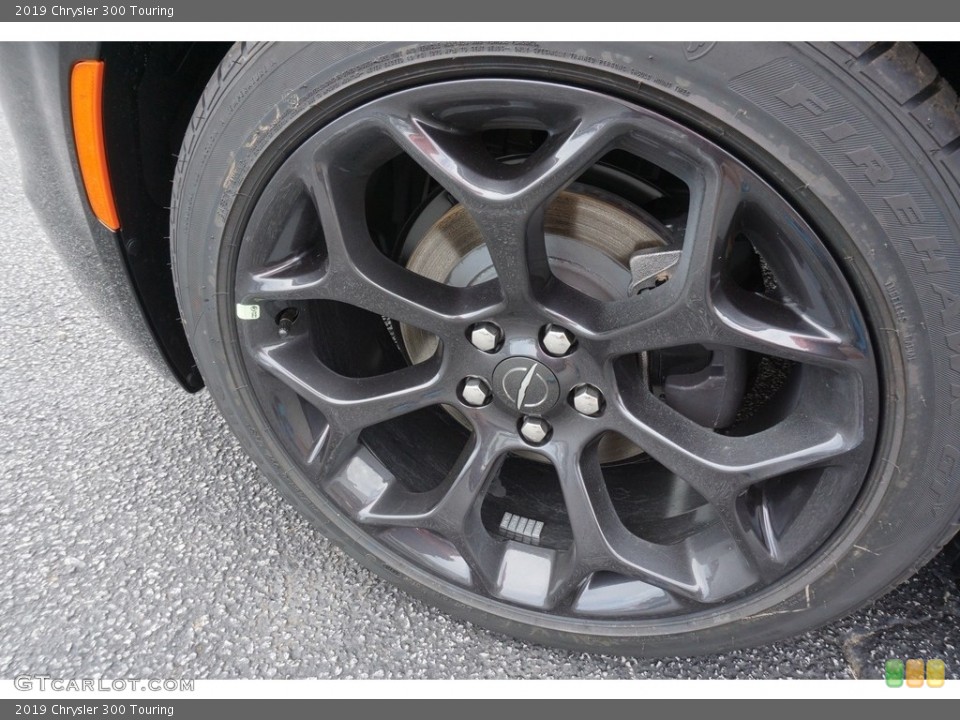 2019 Chrysler 300 Touring Wheel and Tire Photo #129950374
