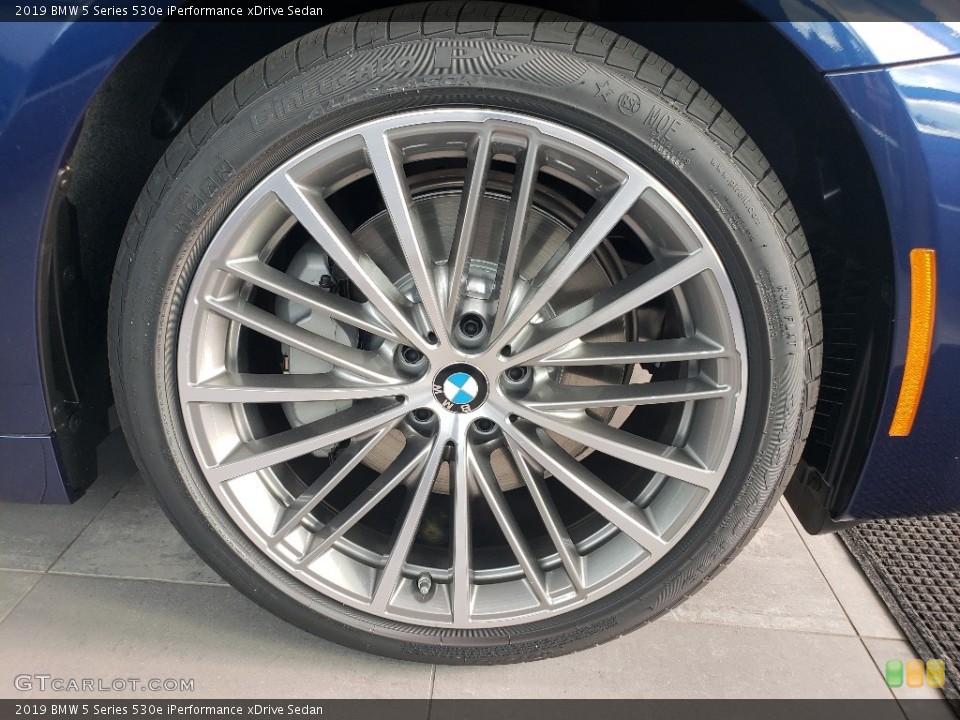 2019 BMW 5 Series 530e iPerformance xDrive Sedan Wheel and Tire Photo #130008405