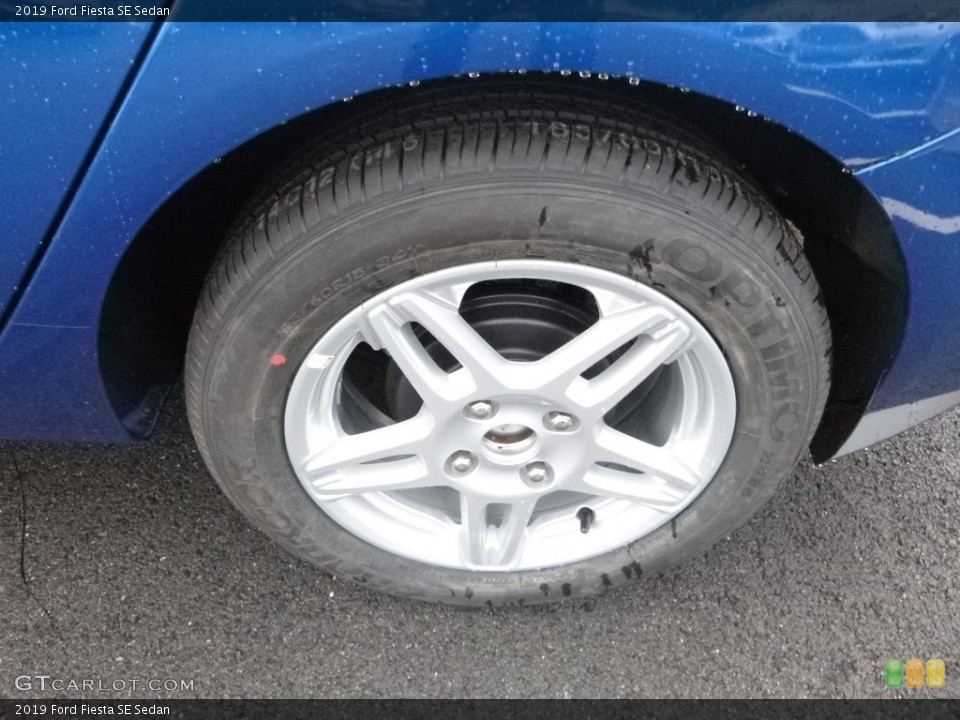 2019 Ford Fiesta SE Sedan Wheel and Tire Photo #130023745