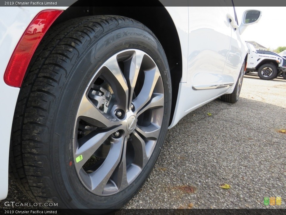 2019 Chrysler Pacifica Limited Wheel and Tire Photo #130085607