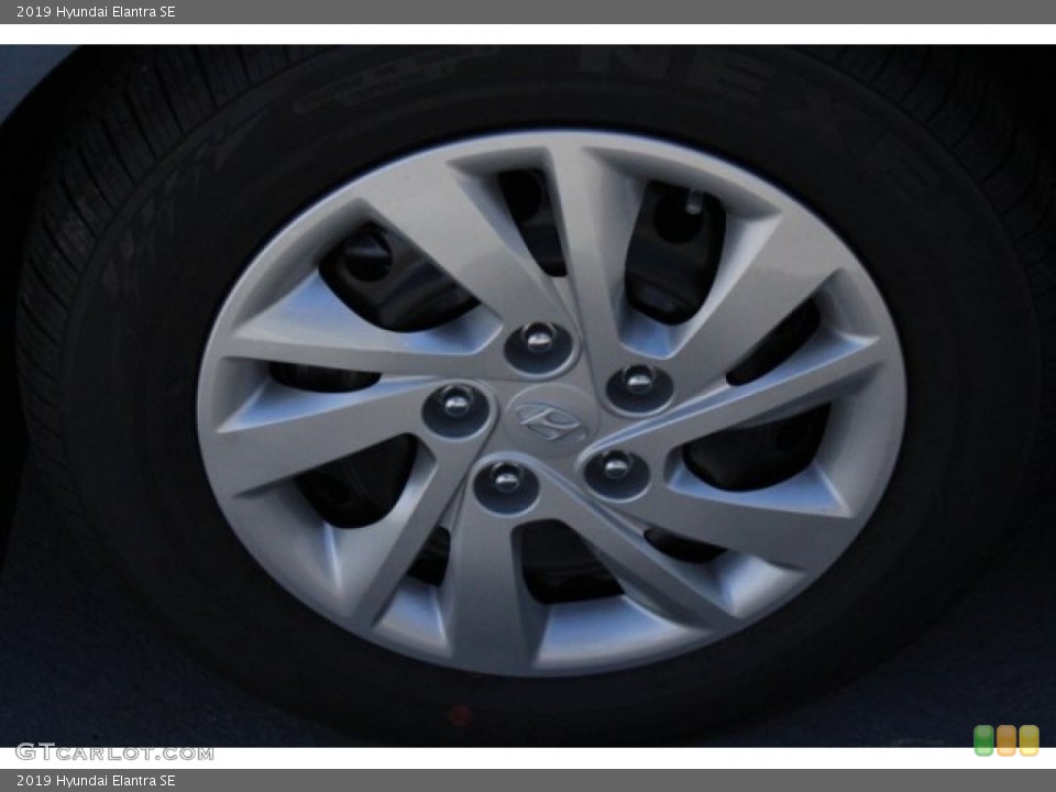 2019 Hyundai Elantra SE Wheel and Tire Photo #130143185