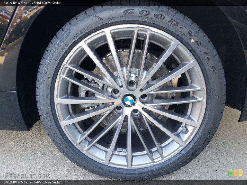 2019 BMW 5 Series 540i xDrive Sedan Wheel and Tire Photo #130321459