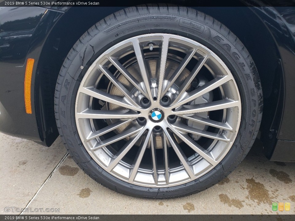 2019 BMW 5 Series 530e iPerformance xDrive Sedan Wheel and Tire Photo #130527949