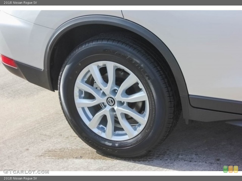 2018 Nissan Rogue SV Wheel and Tire Photo #130642590