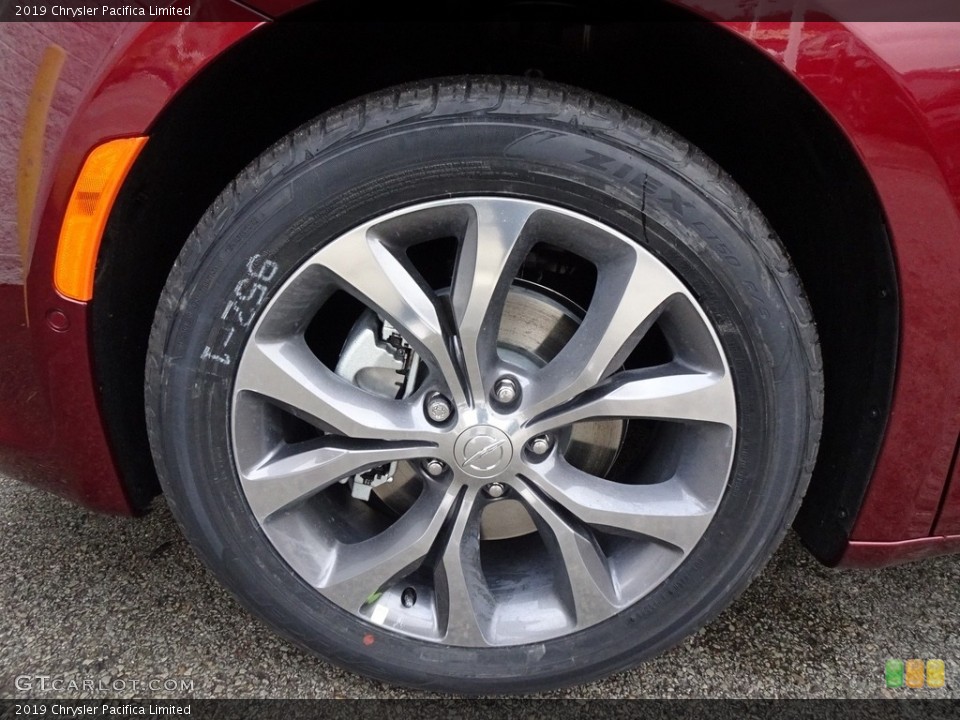 2019 Chrysler Pacifica Limited Wheel and Tire Photo #130770081