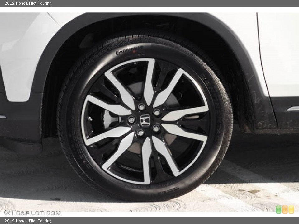 2019 Honda Pilot Touring Wheel and Tire Photo #130839363