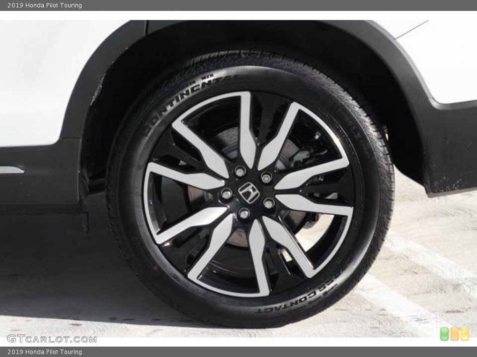 2019 Honda Pilot Touring Wheel and Tire Photo #130839369