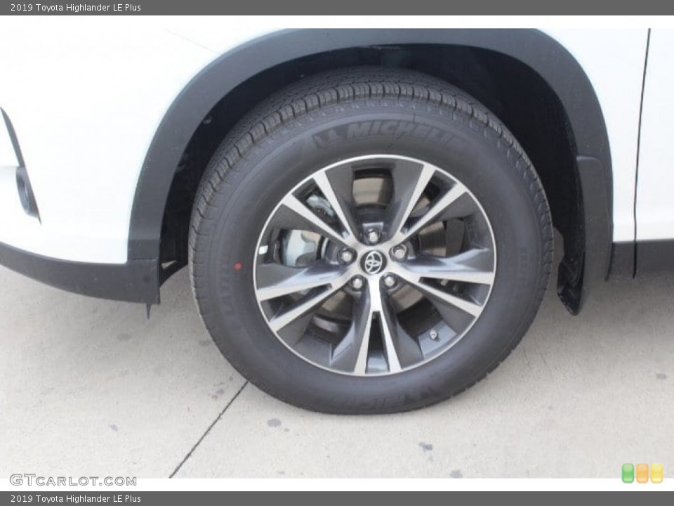 2019 Toyota Highlander LE Plus Wheel and Tire Photo #131023974