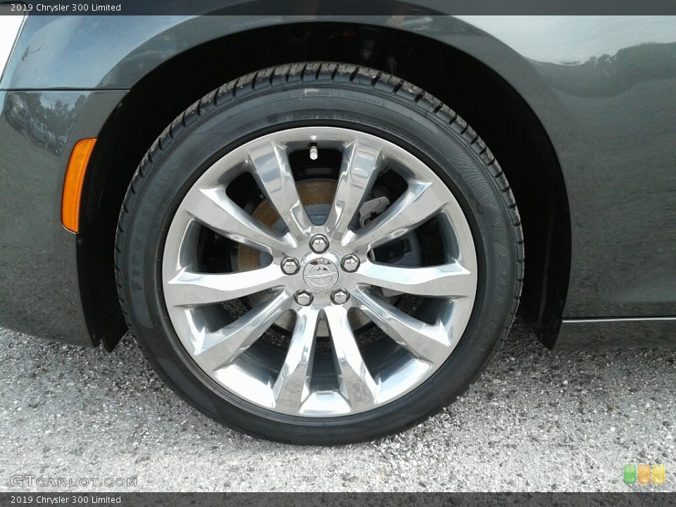 2019 Chrysler 300 Wheels and Tires