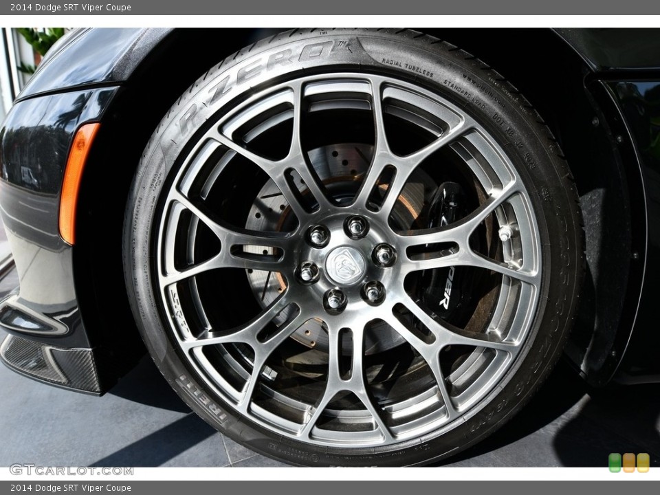 2014 Dodge SRT Viper Wheels and Tires