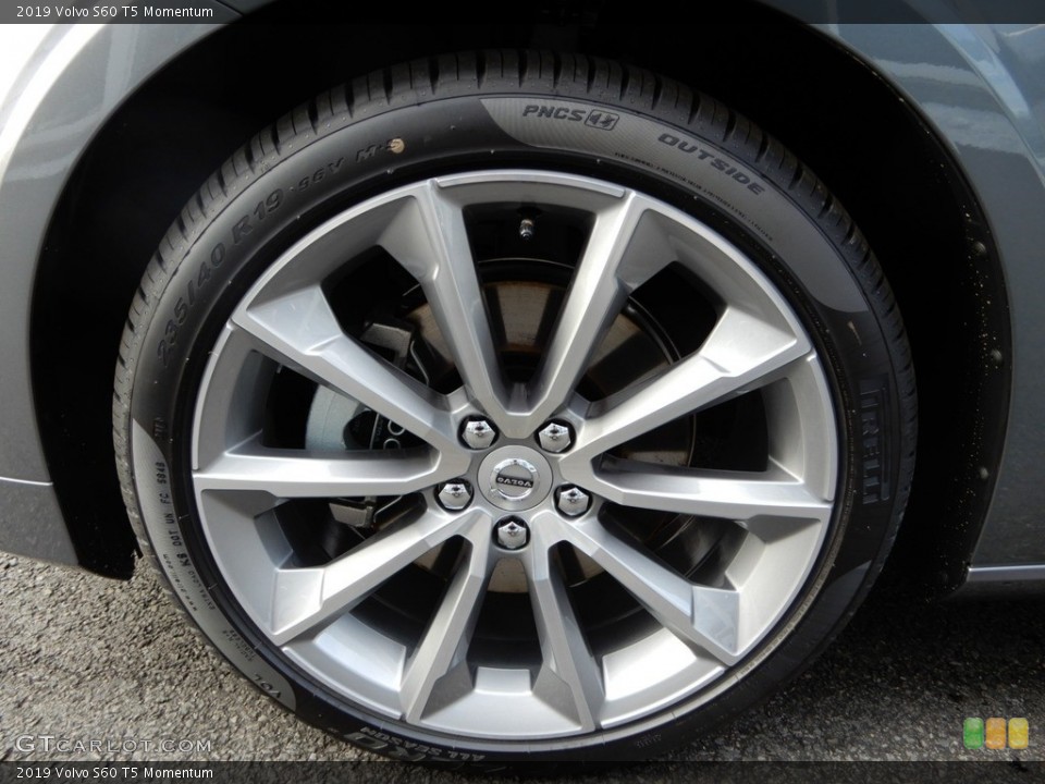 2019 Volvo S60 Wheels and Tires