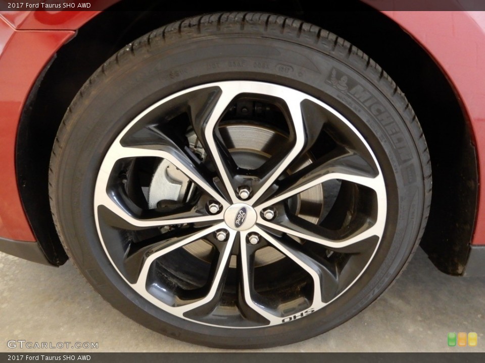 2017 Ford Taurus SHO AWD Wheel and Tire Photo #131146137