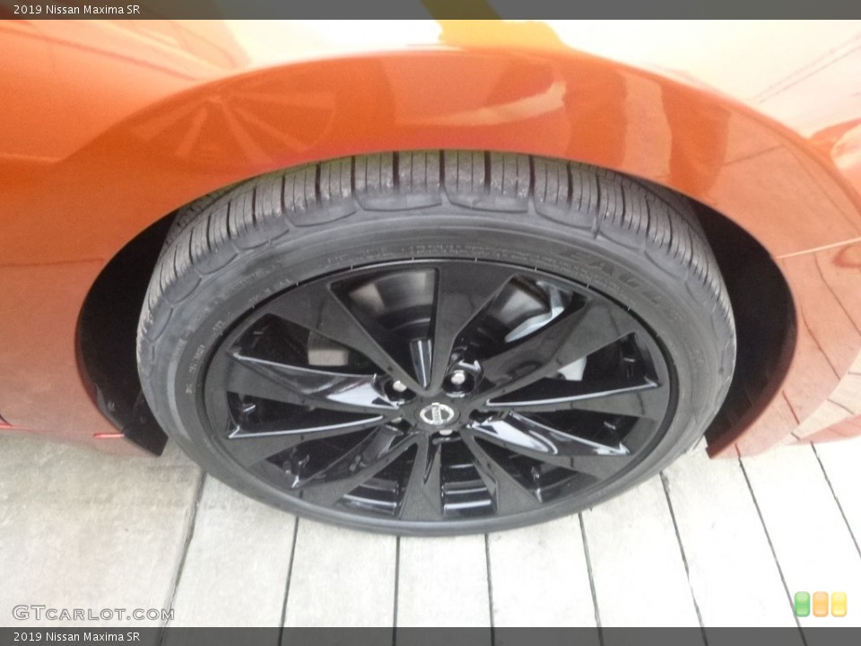 2019 Nissan Maxima Wheels and Tires