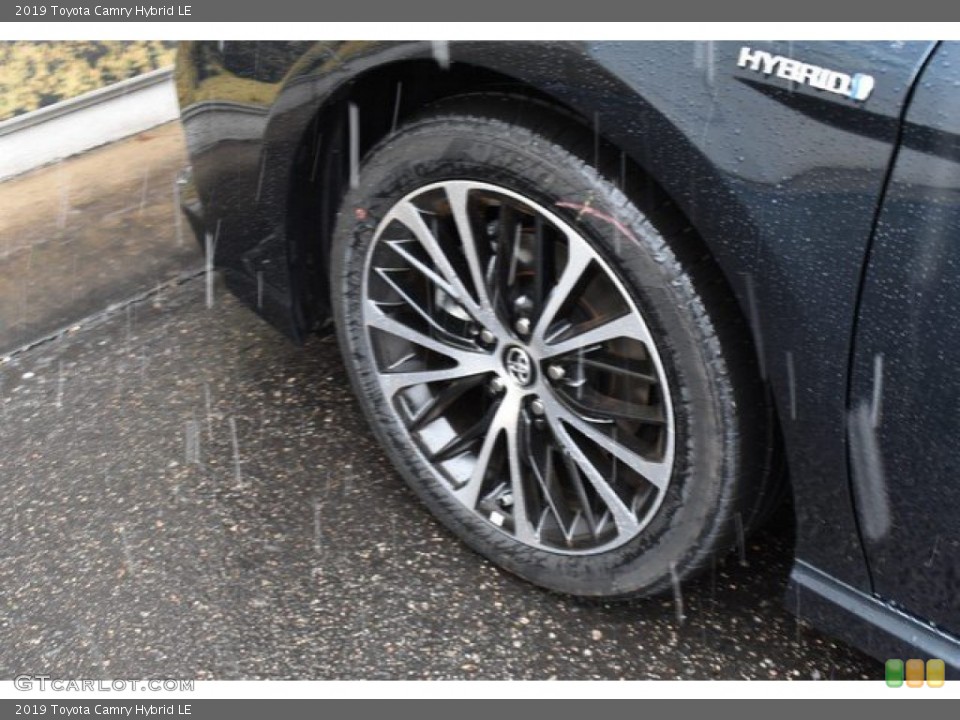 2019 Toyota Camry Hybrid LE Wheel and Tire Photo #131400369