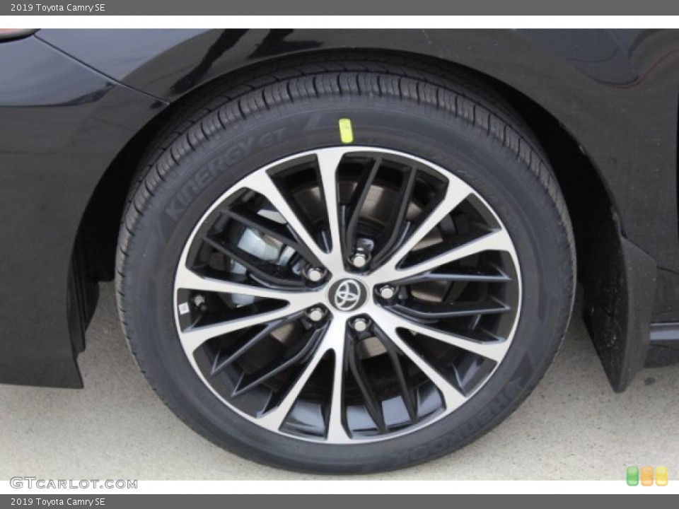2019 Toyota Camry SE Wheel and Tire Photo #131455723
