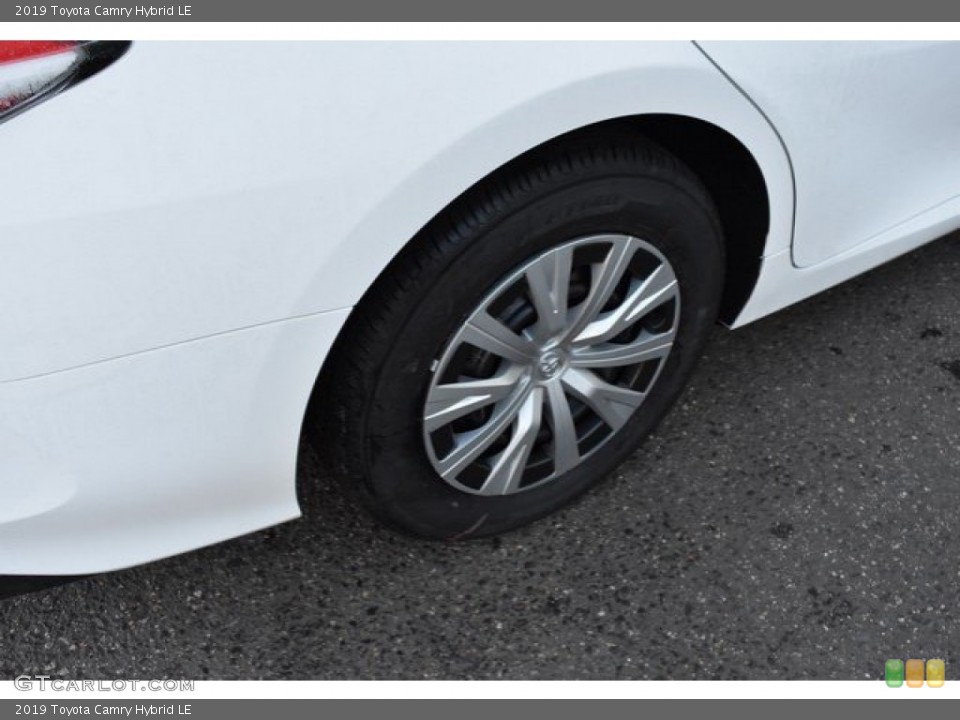 2019 Toyota Camry Hybrid LE Wheel and Tire Photo #131551051