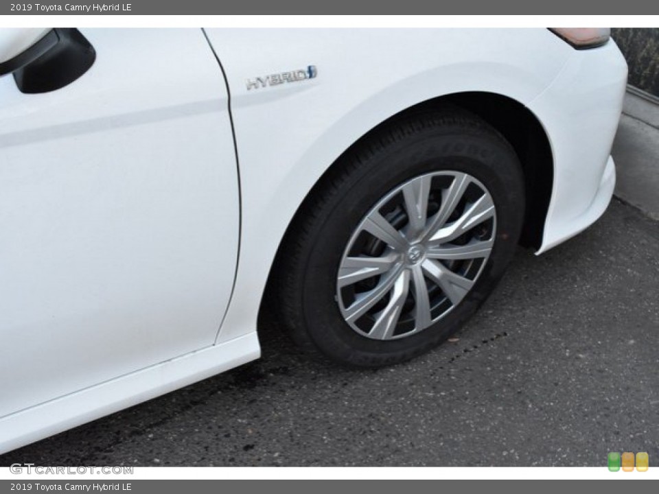 2019 Toyota Camry Hybrid LE Wheel and Tire Photo #131551087