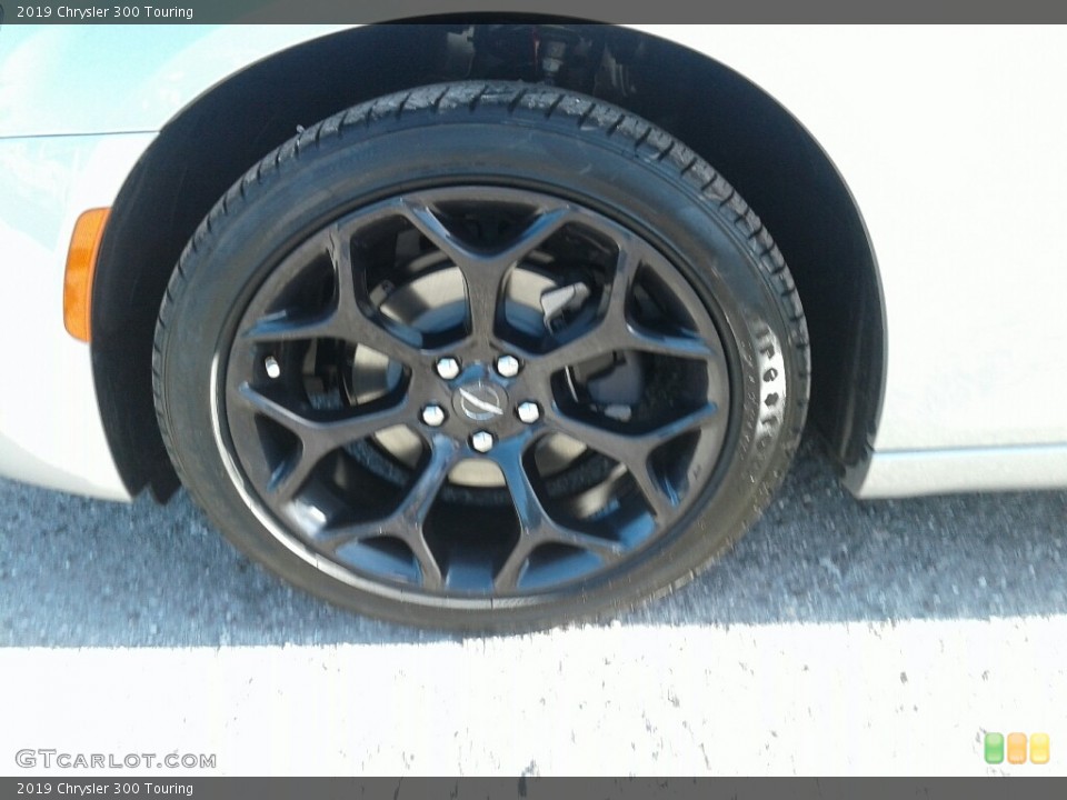2019 Chrysler 300 Touring Wheel and Tire Photo #131579425