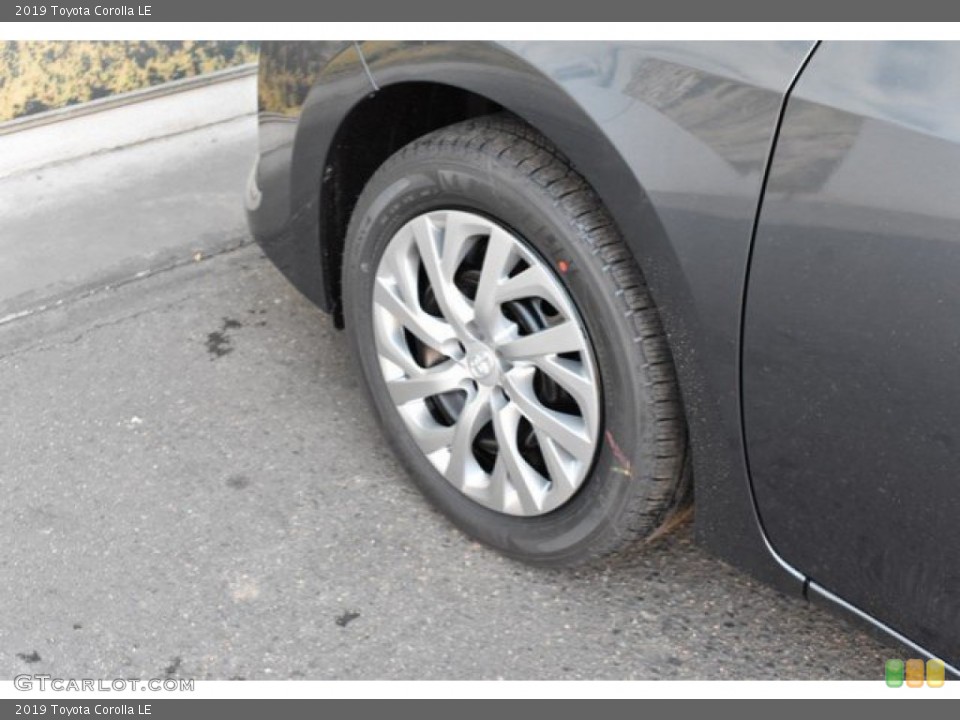 2019 Toyota Corolla LE Wheel and Tire Photo #131993867