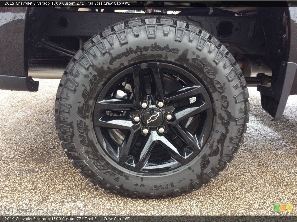 2019 Chevrolet Silverado 1500 Custom Z71 Trail Boss Crew Cab 4WD Wheel and Tire Photo #132003824