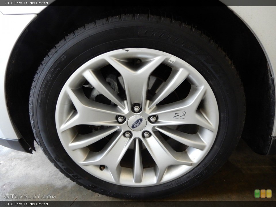 2018 Ford Taurus Wheels and Tires