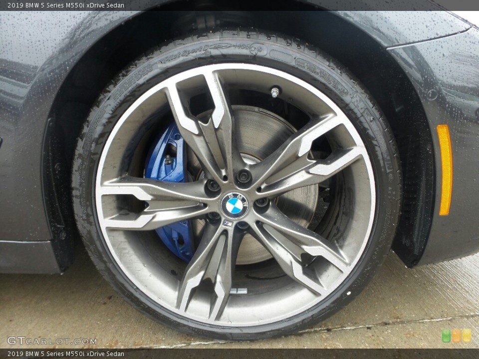 2019 BMW 5 Series M550i xDrive Sedan Wheel and Tire Photo #132981446