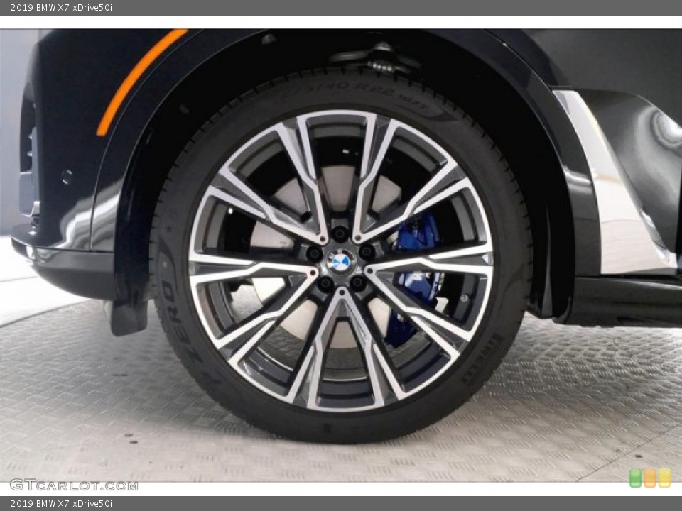 2019 BMW X7 xDrive50i Wheel and Tire Photo #133005626