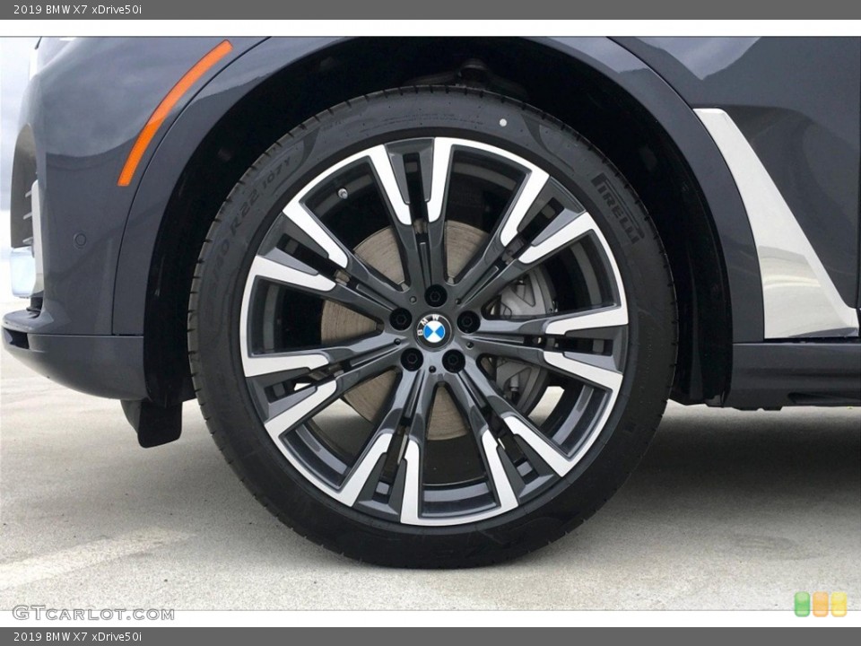 2019 BMW X7 xDrive50i Wheel and Tire Photo #133006016