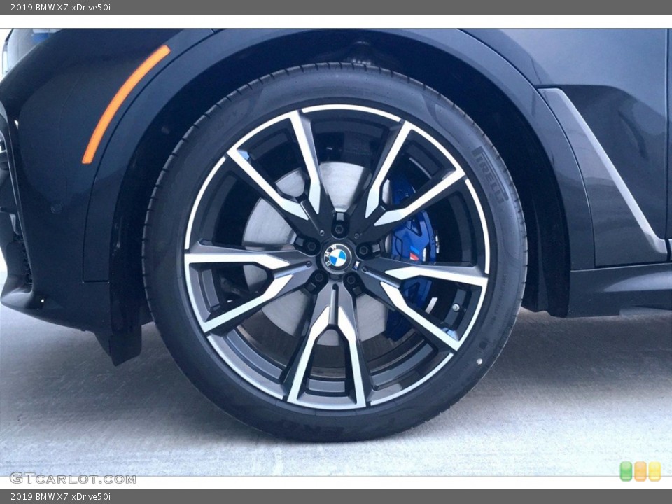 2019 BMW X7 xDrive50i Wheel and Tire Photo #133028523