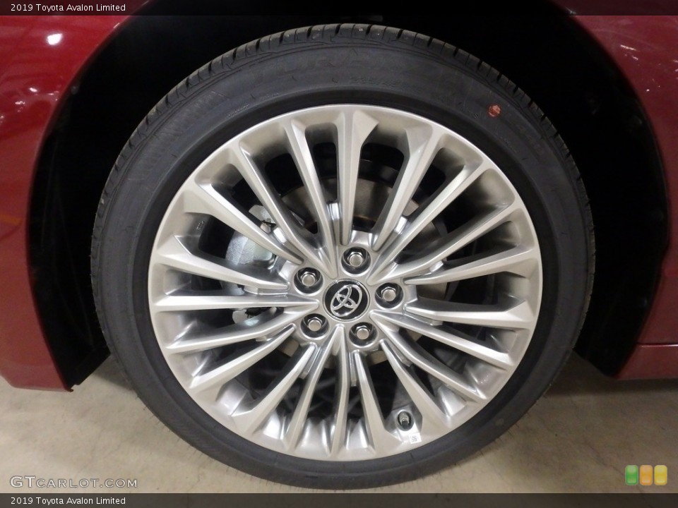 2019 Toyota Avalon Limited Wheel and Tire Photo #133138397