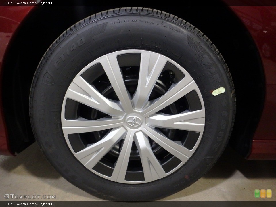 2019 Toyota Camry Wheels and Tires