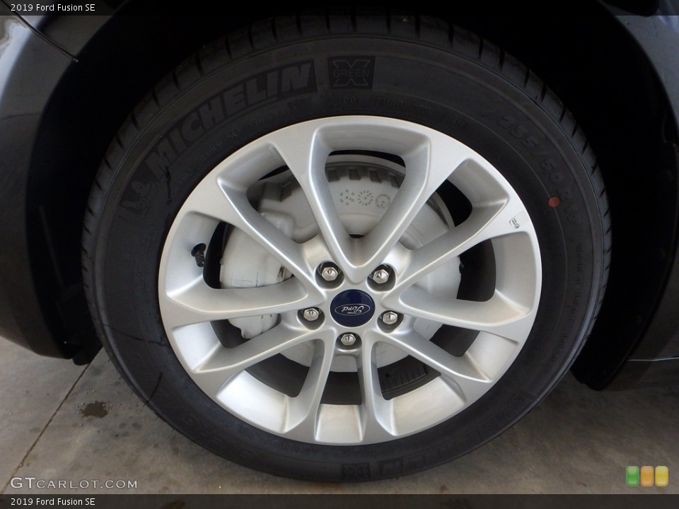 2019 Ford Fusion SE Wheel and Tire Photo #133829577