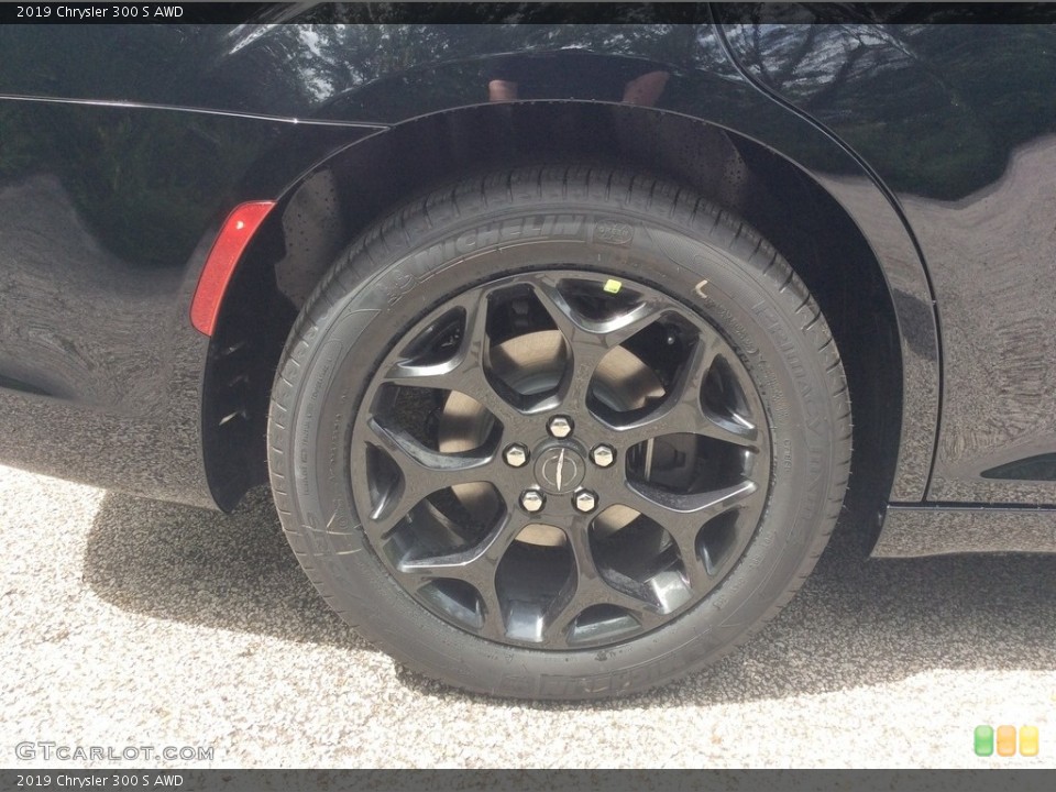 2019 Chrysler 300 S AWD Wheel and Tire Photo #133998807