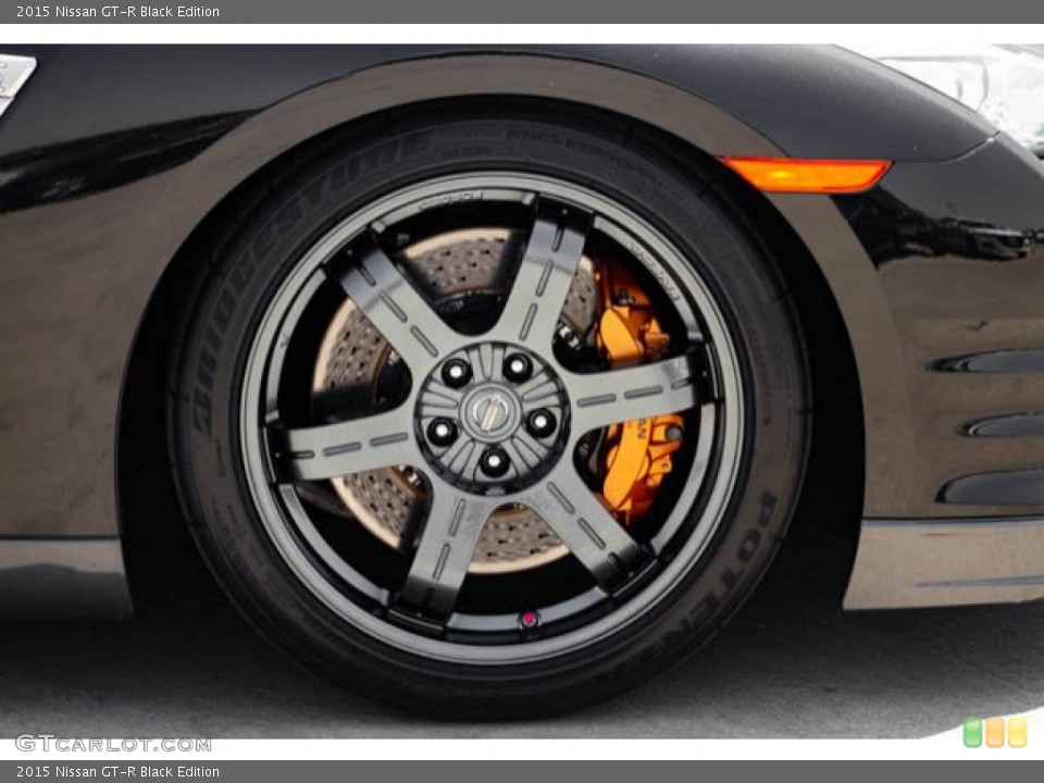 2015 Nissan GT-R Wheels and Tires