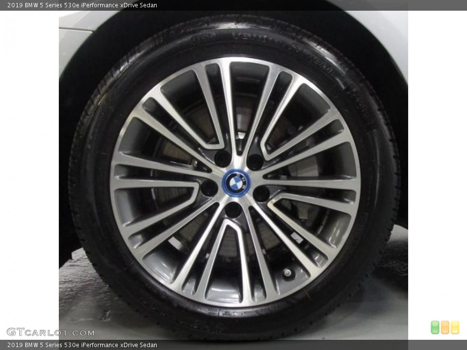 2019 BMW 5 Series 530e iPerformance xDrive Sedan Wheel and Tire Photo #134622621