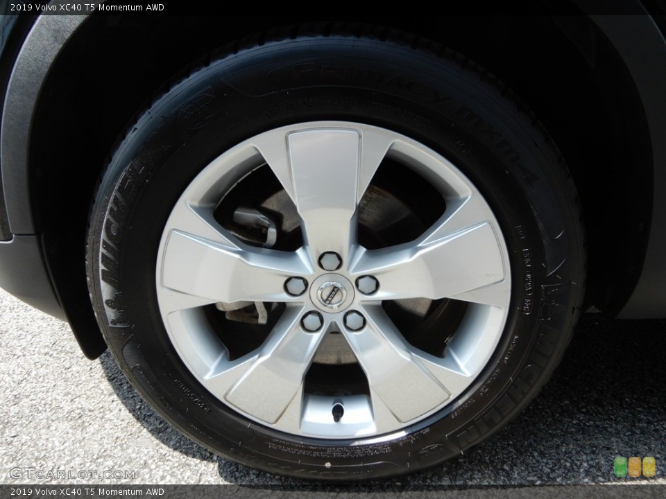 2019 Volvo XC40 Wheels and Tires