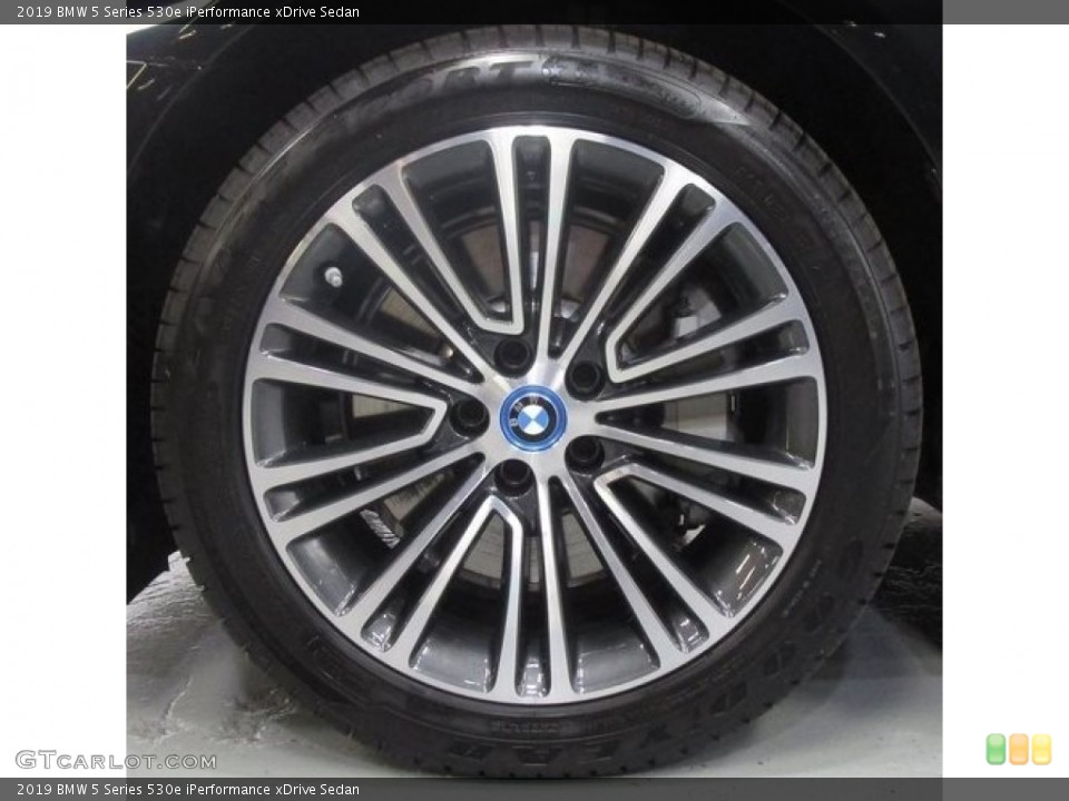 2019 BMW 5 Series 530e iPerformance xDrive Sedan Wheel and Tire Photo #134752383