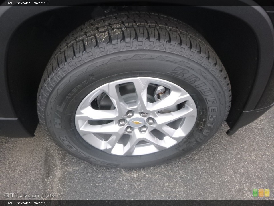 2020 Chevrolet Traverse LS Wheel and Tire Photo #135316399