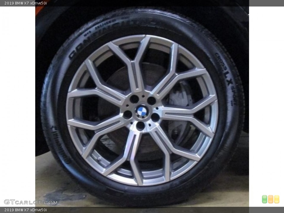 2019 BMW X7 xDrive50i Wheel and Tire Photo #135346126