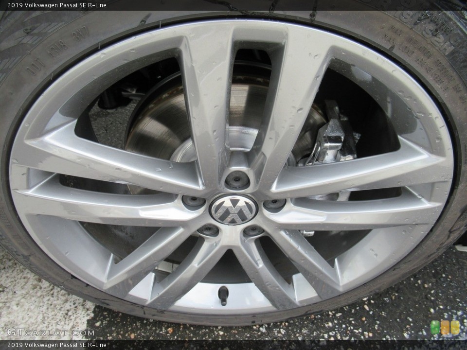 2019 Volkswagen Passat SE R-Line Wheel and Tire Photo #135525917