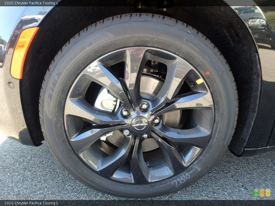 2020 Chrysler Pacifica Touring L Wheel and Tire Photo #135556427