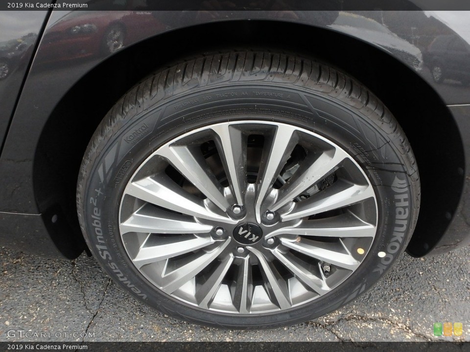 2019 Kia Cadenza Premium Wheel and Tire Photo #135894639