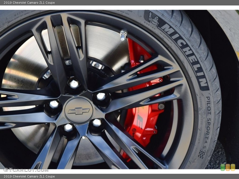 2019 Chevrolet Camaro ZL1 Coupe Wheel and Tire Photo #136090217